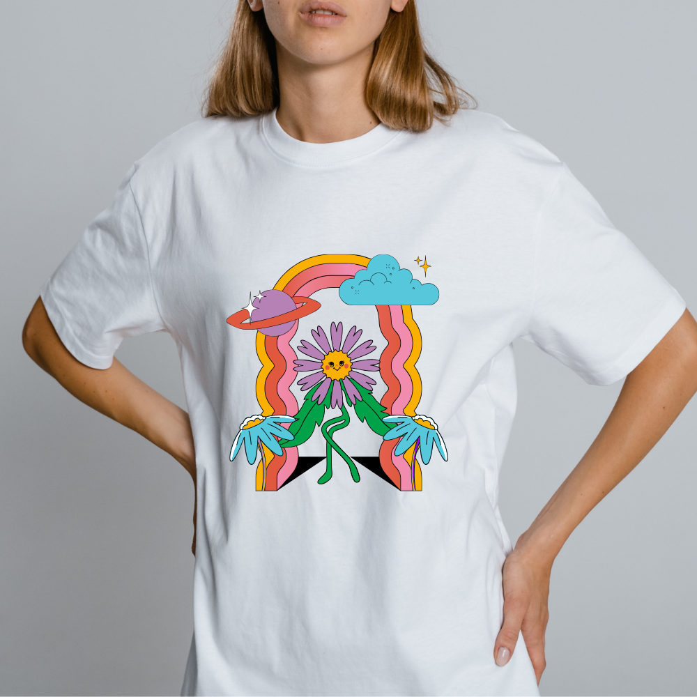 Camiseta Cosmic Bloom 🌸✨